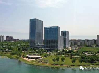 屹立湖畔旁 禾城新景象 【年代幕墻】秀湖華宇中心