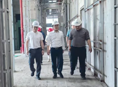 關(guān)懷促發(fā)展|區(qū)領(lǐng)導(dǎo)蒞臨年代建設(shè)【科創(chuàng)CBD雷迪森酒店】裝修項(xiàng)目視察指導(dǎo)